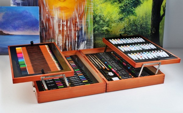 Painting set 174pcs in a case